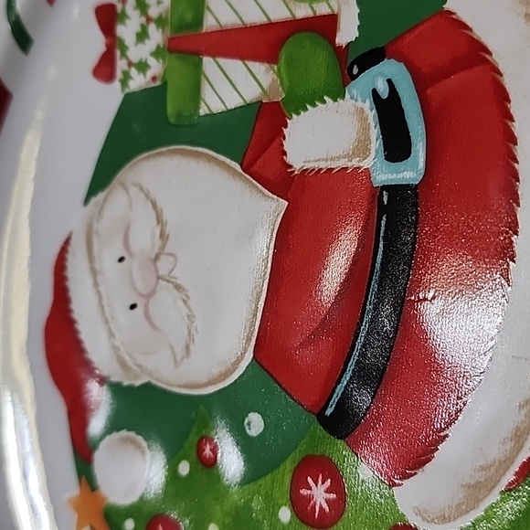 HOLIDAY TIME  SANTA CLAUS WITH GIFTS PLATE 100 % CERAMIC. - Picture 2 of 3
